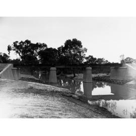 Flood Water Between Paringa and Renmark
