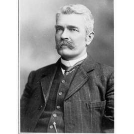 Portrait of an unidentified man - no information recorded