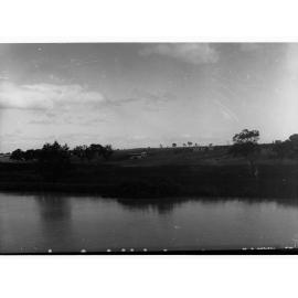 Houses on banks of River Murray - Parliamentary Tour of River Murray