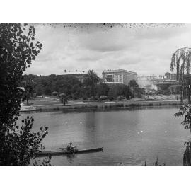 Man in a rowboat on the River Torrens