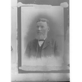 Portrait of an unidentified man - no information recorded