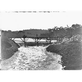 Happy Valley Waterworks - construction of the Clarendon Weir