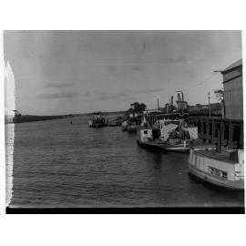 Murray Bridge Showing Paddlesteamers on the River
