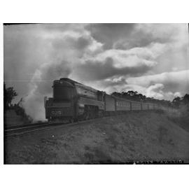 Overway Bridge, shows Engine no. 525 'Sir Willoughby Norrie'