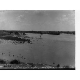 River Murray in flood, Long Island from Bartlett's Quarry