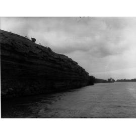 Cliffs, River Murray near Morgan