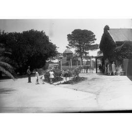 People at the Adelaide Zoo