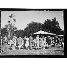 Henley on Torrens - ferris wheel and one of the rides