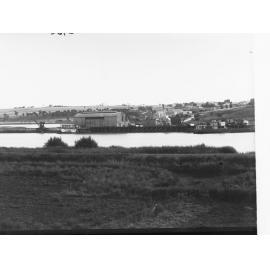 Murray River showing paddlesteamers and part of Murray Bridge township
