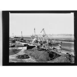 Port Pirie - ship ("Pioneer Star") alongside dock