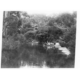 Hindmarsh River at Victor Harbor showing people in row boats