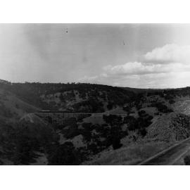Train on Mitcham Viaduct