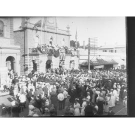 Northern Recruiting tour, crowds gathered outside town hall at Gawler, Northern Districts