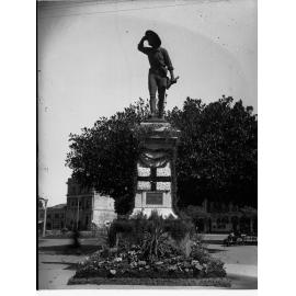 Statue of Captain Charles Sturt decorated for Adelaide centenary