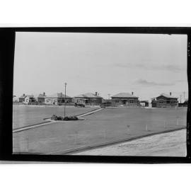 Port Augusta - looking across park to row of houses