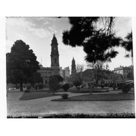 Victoria Square Showing Town Hall