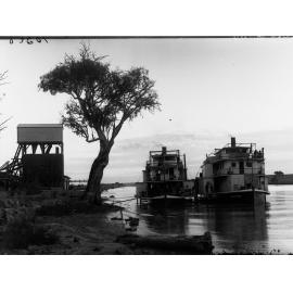 Paddlesteamers on River Murray