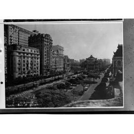 Rio de Janeiro Showing Building and Streets