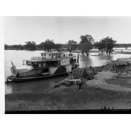 Marion paddlesteamer on River Murray