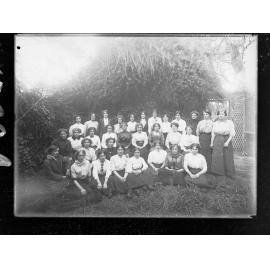 Group of female immigrants who arrived on ship "Benalla"