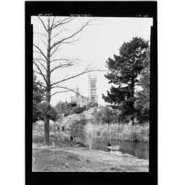 Strathalbyn - church across river.