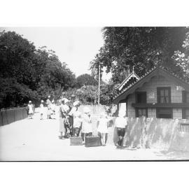 Families at the Adelaide Zoo