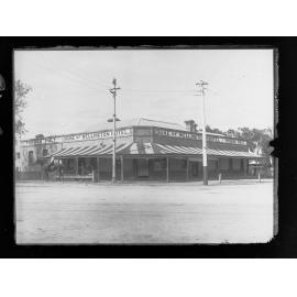 Duke of Wellington Hotel - Corner of Payneham Road and Wellington (now Portrush) Road, Payneham (Licensee T J Holt) - c. 1909
