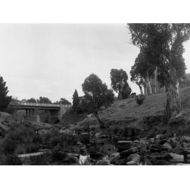 View of the Angas River, St Andrew's Bridge and St Andrew's Church, Strathalbyn