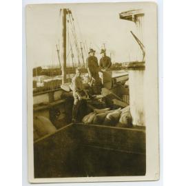 Garthneill crew, barley cleaning