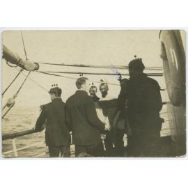 Garthneil crew, burial at sea