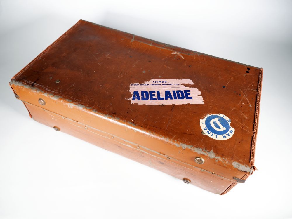 Suitcase brought to South Australia by Bill and Eileen Dyster in 1964. History Trust of South Australia, CC-O