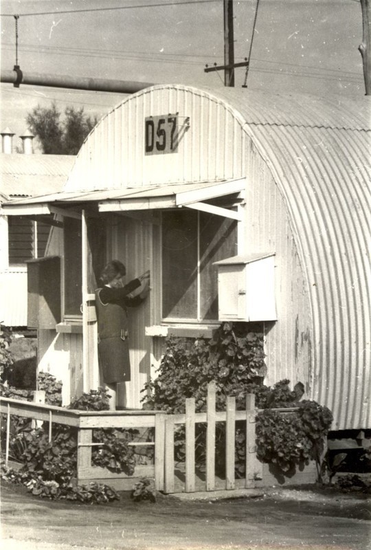 Nissen hut entrance, Gepps Cross, 1963.

Migration Museum photographic collection PN05074.